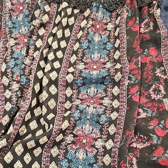 Black, Red, Blue, And White Floral Lace Sheer Kimono Style Vest - Picture 8 of 8